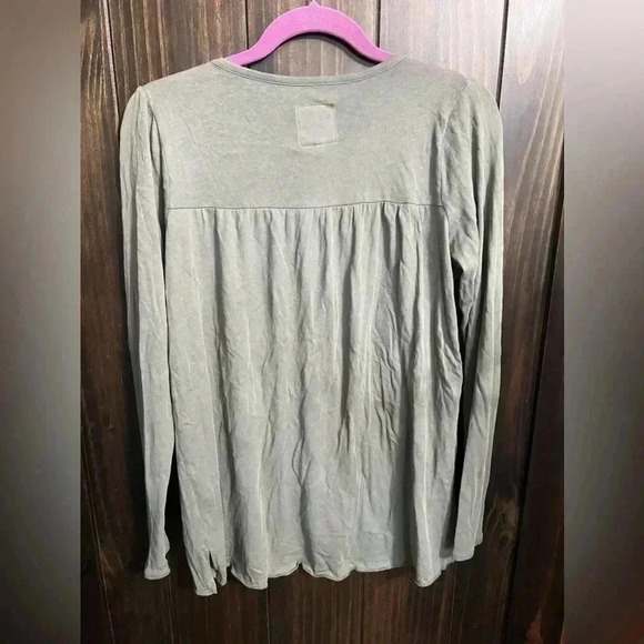 Chaser Mint Long Sleeve 1/2 Button Down Blouse Size M - Picture 3 of 4